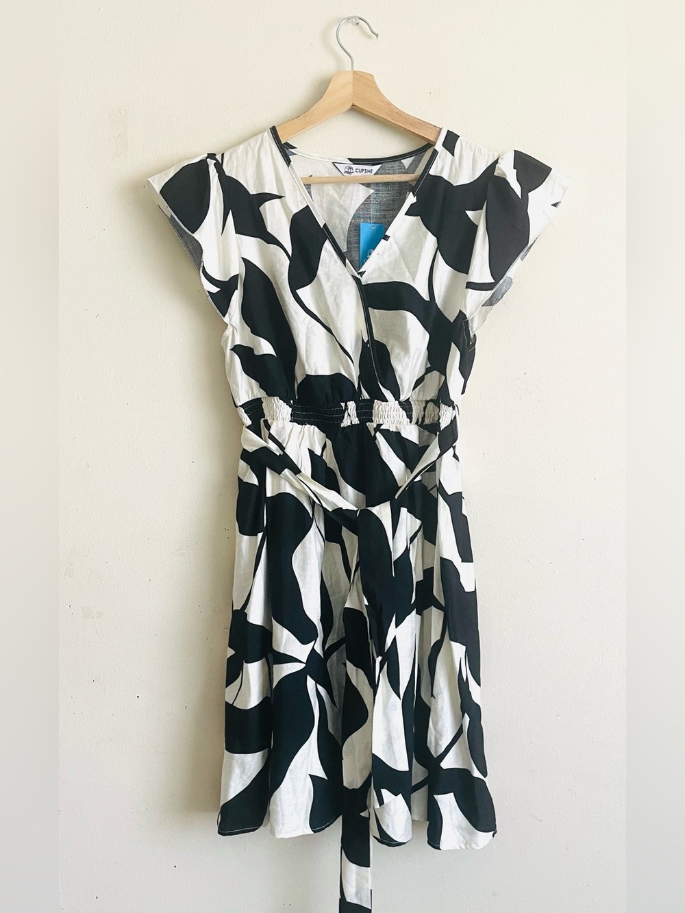 Cupshe Beach Mini Belted Dress Size L Black and white